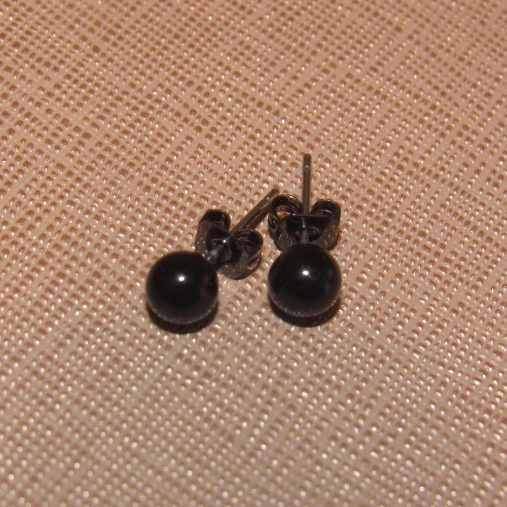Black Macy’s Earrings✨